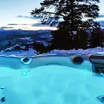 Lovely In With Jacuzzi Dom wakacyjny